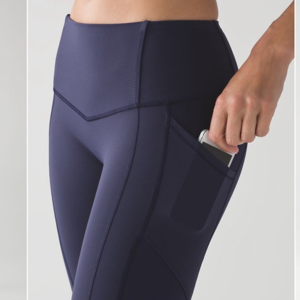 Lululemon All The Right Places 23” size 6